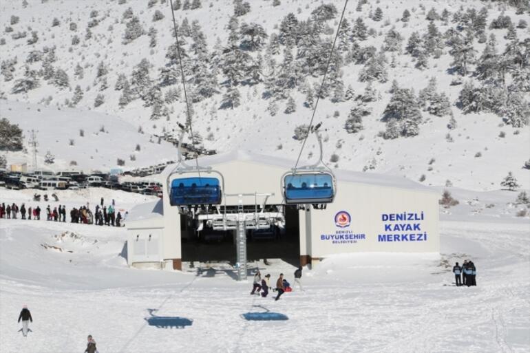 Egenin en büyük kayak merkezi sezonu açtı