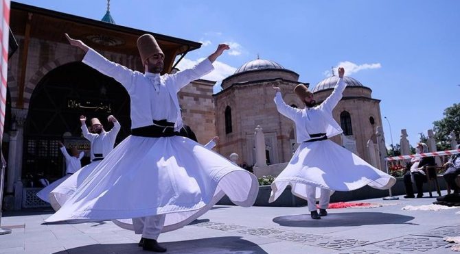 Mevlana Müzesi 2,5 ay sonra kapılarını yeniden açtı