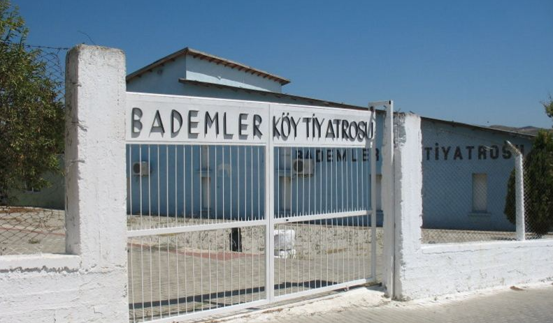 Bademler köy tiyatrosu